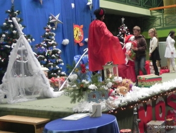 MIKOŁAJKOWE ZAWODY PŁYWACKIE I SPOTKANIE ZE ŚWIĘTYM MIKOŁAJEM - 2015. - zdjęcie5