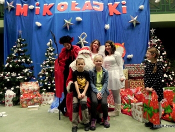 MIKOŁAJKOWE ZAWODY PŁYWACKIE I SPOTKANIE ZE ŚWIĘTYM MIKOŁAJEM - 2015. - zdjęcie2