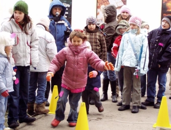 FESTYN SPORTOWO &#8211; REKREACYJNY DLA DZIECI &#8222;BIAŁE SZALEŃSTWO&#8221; - 24.01.2008 r. - zdjęcie 15