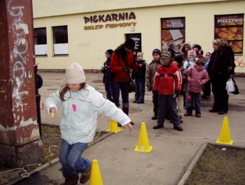 FESTYN SPORTOWO &#8211; REKREACYJNY DLA DZIECI &#8222;BIAŁE SZALEŃSTWO&#8221; - 24.01.2008 r. - zdjęcie 7