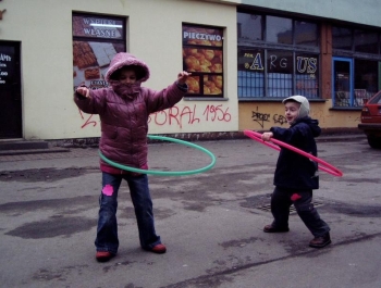 FESTYN SPORTOWO &#8211; REKREACYJNY DLA DZIECI &#8222;BIAŁE SZALEŃSTWO&#8221; - 24.01.2008 r. - zdjęcie 24