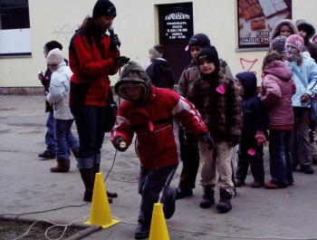 FESTYN SPORTOWO &#8211; REKREACYJNY DLA DZIECI &#8222;BIAŁE SZALEŃSTWO&#8221; - 24.01.2008 r. - zdjęcie 6