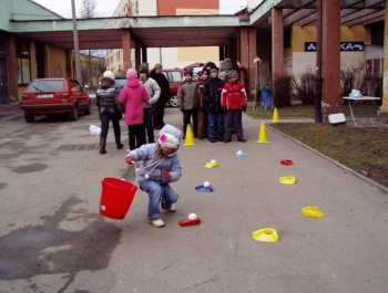 FESTYN SPORTOWO &#8211; REKREACYJNY DLA DZIECI &#8222;BIAŁE SZALEŃSTWO&#8221; - 24.01.2008 r. - zdjęcie 5