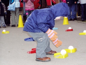 FESTYN SPORTOWO &#8211; REKREACYJNY DLA DZIECI &#8222;BIAŁE SZALEŃSTWO&#8221; - 24.01.2008 r. - zdjęcie 2