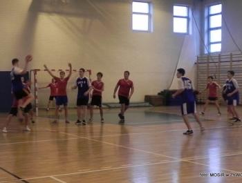 PIŁKA RĘCZNA SZKÓŁ GIMNAZJALNYCH - 10.02.2016r. - zdjęcie29