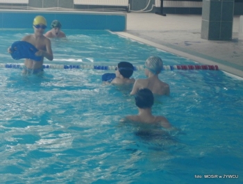 SIATKA+KOSZ+TENIS STOŁOWY+PŁYWANIE+ŁYŻWY = FERIE Z MOSiR-em - zdjęcie17