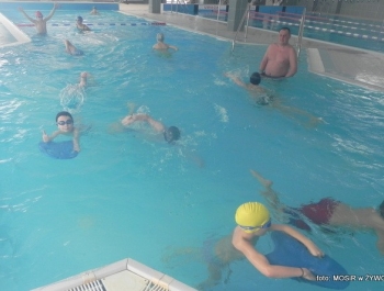 SIATKA+KOSZ+TENIS STOŁOWY+PŁYWANIE+ŁYŻWY = FERIE Z MOSiR-em - zdjęcie20