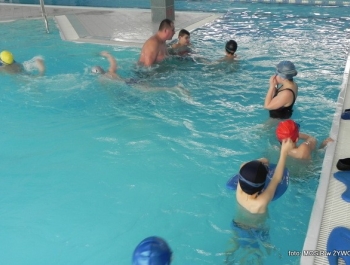 SIATKA+KOSZ+TENIS STOŁOWY+PŁYWANIE+ŁYŻWY = FERIE Z MOSiR-em - zdjęcie22