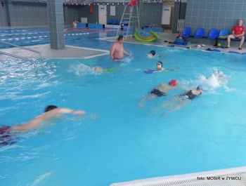 SIATKA+KOSZ+TENIS STOŁOWY+PŁYWANIE+ŁYŻWY = FERIE Z MOSiR-em - zdjęcie26