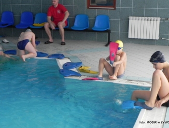 SIATKA+KOSZ+TENIS STOŁOWY+PŁYWANIE+ŁYŻWY = FERIE Z MOSiR-em - zdjęcie34