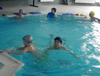 SIATKA+KOSZ+TENIS STOŁOWY+PŁYWANIE+ŁYŻWY = FERIE Z MOSiR-em - zdjęcie37