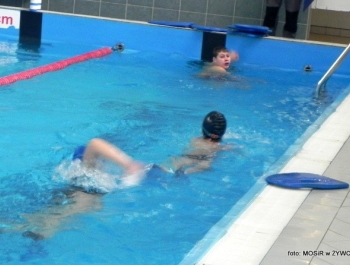 SIATKA+KOSZ+TENIS STOŁOWY+PŁYWANIE+ŁYŻWY = FERIE Z MOSiR-em - zdjęcie45