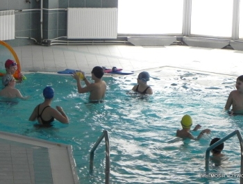 SIATKA+KOSZ+TENIS STOŁOWY+PŁYWANIE+ŁYŻWY = FERIE Z MOSiR-em - zdjęcie67