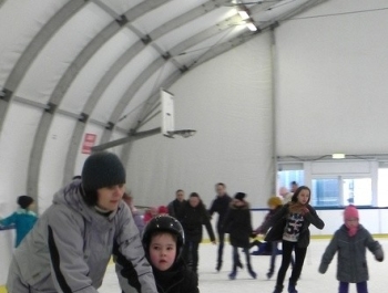 SIATKA+KOSZ+TENIS STOŁOWY+PŁYWANIE+ŁYŻWY = FERIE Z MOSiR-em - zdjęcie21