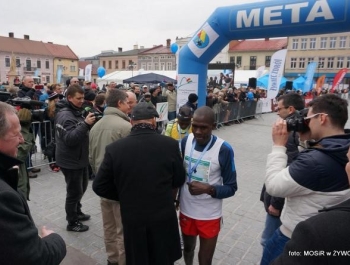 PÓŁMARATON DOOKOŁA JEZIORA ŻYWIECKIEGO - REKORD FREKWENCJI! - zdjęcie107
