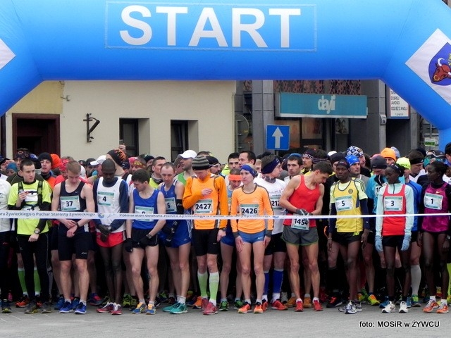PÓŁMARATON DOOKOŁA JEZIORA ŻYWIECKIEGO - REKORD FREKWENCJI!