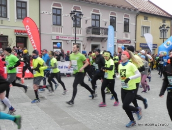 PÓŁMARATON DOOKOŁA JEZIORA ŻYWIECKIEGO - REKORD FREKWENCJI! - zdjęcie136