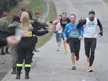 PÓŁMARATON DOOKOŁA JEZIORA ŻYWIECKIEGO - REKORD FREKWENCJI! - zdjęcie60