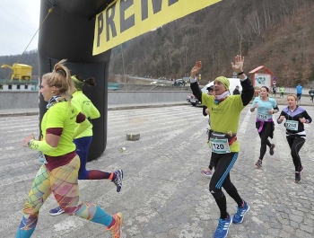 PÓŁMARATON DOOKOŁA JEZIORA ŻYWIECKIEGO - REKORD FREKWENCJI! - zdjęcie19