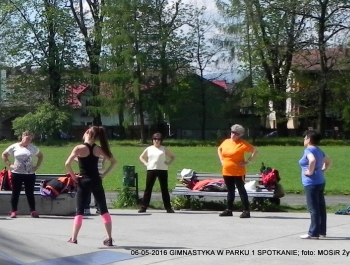 GIMNASTYKA W PARKU - 1 ZAJĘCIA ZA NAMI! - zdjęcie13