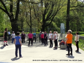 GIMNASTYKA W PARKU - 1 ZAJĘCIA ZA NAMI! - zdjęcie11