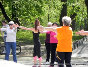 GIMNASTYKA W PARKU - 1 ZAJĘCIA ZA NAMI! - zdjęcie8