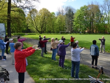 ĆWICZENIA Z SAMOOBRONY W ŻYWIECKIM PARKU - zdjęcie14