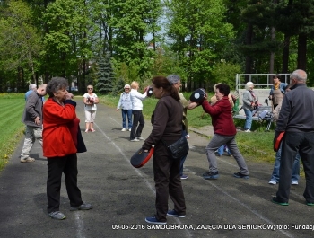 ĆWICZENIA Z SAMOOBRONY W ŻYWIECKIM PARKU - zdjęcie9