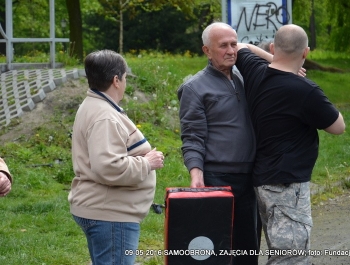 ĆWICZENIA Z SAMOOBRONY W ŻYWIECKIM PARKU - zdjęcie5