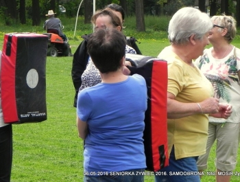 ĆWICZENIA Z SAMOOBRONY W ŻYWIECKIM PARKU - zdjęcie22