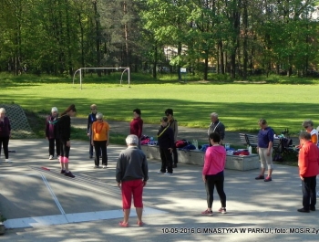 GIMNASTYKA W PARKU - OCZYWIŚCIE W SŁOŃCU - zdjęcie14