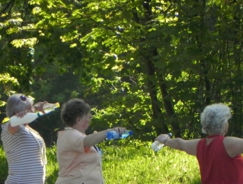 GIMNASTYKA W PARKU - OCZYWIŚCIE W SŁOŃCU - zdjęcie5