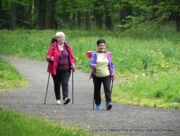 GIMNASTYKA W PARKU! DESZCZ NAM NIE STRASZNY - zdjęcie7