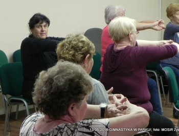 GIMNASTYKA W PARKU! DESZCZ NAM NIE STRASZNY - zdjęcie3