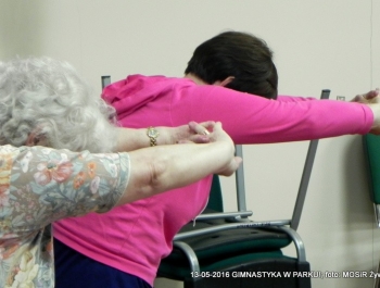 GIMNASTYKA W PARKU! DESZCZ NAM NIE STRASZNY - zdjęcie2