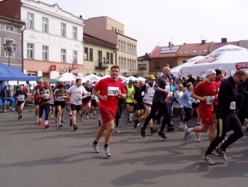 IX półmaraton &#8222;O puchar Starosty Żywieckiego&#8221; - 6 kwiecień 2008 rok - zdjęcie 7