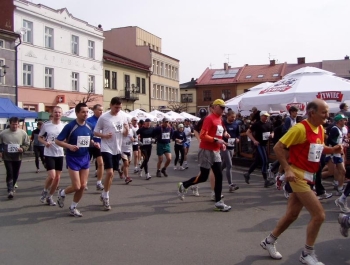 IX półmaraton &#8222;O puchar Starosty Żywieckiego&#8221; - 6 kwiecień 2008 rok - zdjęcie 5