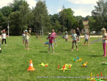 DZIŚ SPOTKALIŚMY SIĘ Z DZIEĆMI NA OSIEDLU 700-LECIA - zdjęcie16