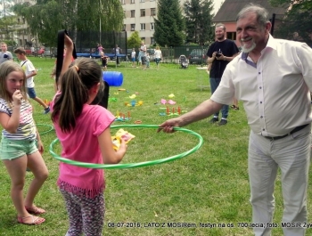 DZIŚ SPOTKALIŚMY SIĘ Z DZIEĆMI NA OSIEDLU 700-LECIA - zdjęcie8