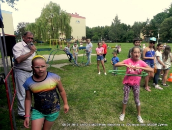 DZIŚ SPOTKALIŚMY SIĘ Z DZIEĆMI NA OSIEDLU 700-LECIA - zdjęcie7