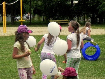 DZIŚ SPOTKALIŚMY SIĘ Z DZIEĆMI NA OSIEDLU 700-LECIA - zdjęcie3