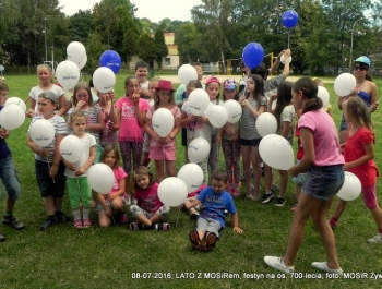DZIŚ SPOTKALIŚMY SIĘ Z DZIEĆMI NA OSIEDLU 700-LECIA - zdjęcie2