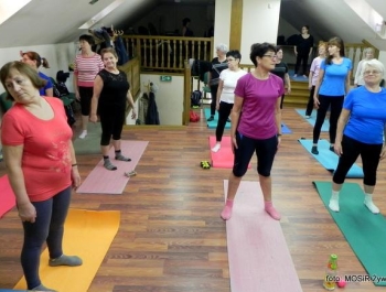 Seniorzy w akcji - GIMNASTYKA! - zdjęcie4