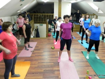 Seniorzy w akcji - GIMNASTYKA! - zdjęcie2