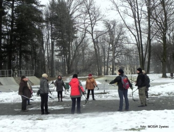 SENIOR/KA w plenerze - Nordic Walking - zdjęcie6