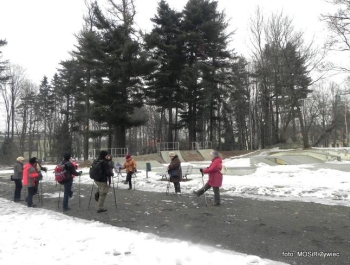 SENIOR/KA w plenerze - Nordic Walking - zdjęcie4