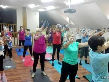 AKTYWNOŚĆ NIE JEDNO MA IMIĘ - gimnastyka projektu SENIOR/KA 2017 - zdjęcie3