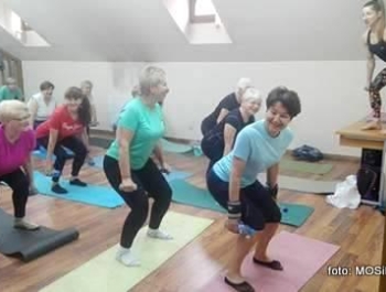 AKTYWNOŚĆ NIE JEDNO MA IMIĘ - gimnastyka projektu SENIOR/KA 2017 - zdjęcie5