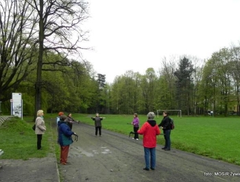 Majówkowy NORDIC WALKING z seniorkami - zdjęcie5