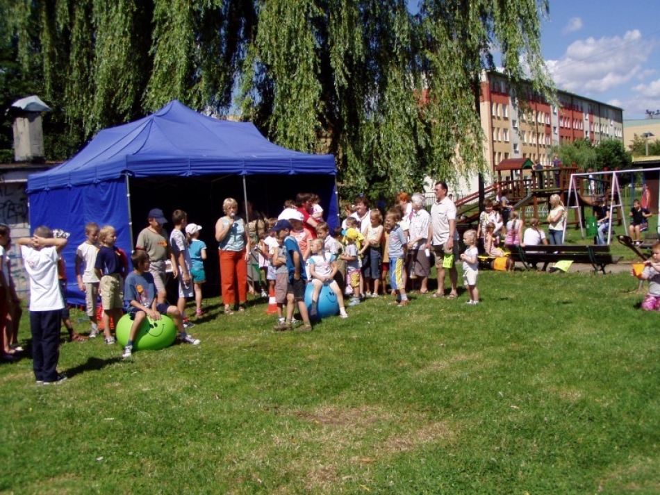 FESTYN SPORTOWO REKREACYJNY DLA DZIECI WAKACJE NA SPORTOWO I WESOŁO